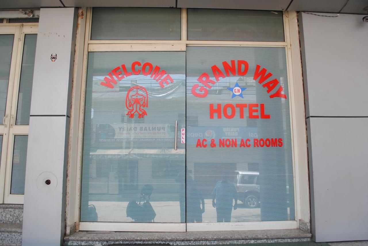 Hotel Grandway Kalka Exterior photo